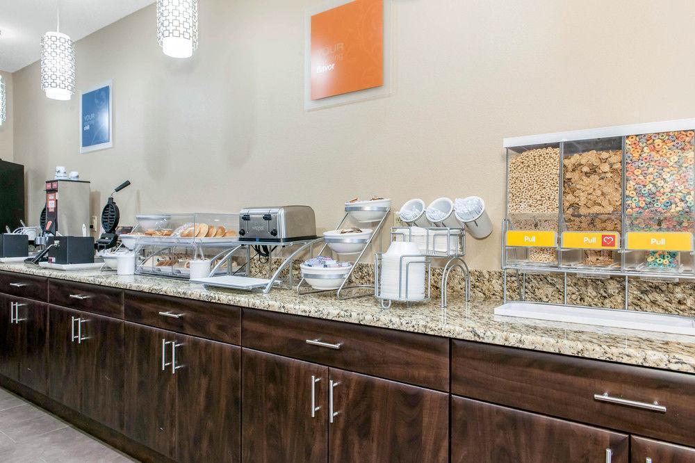 Comfort Suites Terre Haute University Area Экстерьер фото