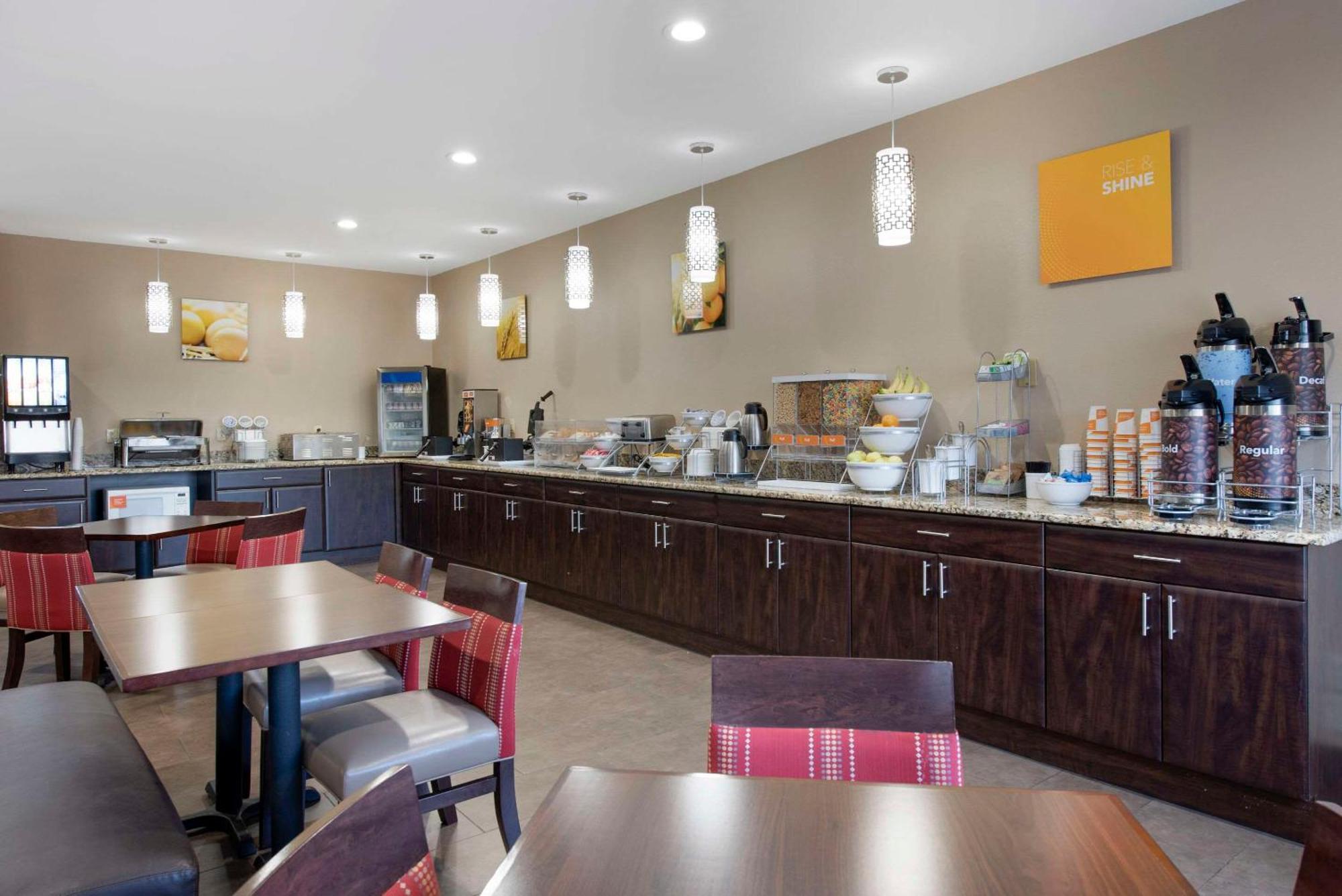 Comfort Suites Terre Haute University Area Экстерьер фото
